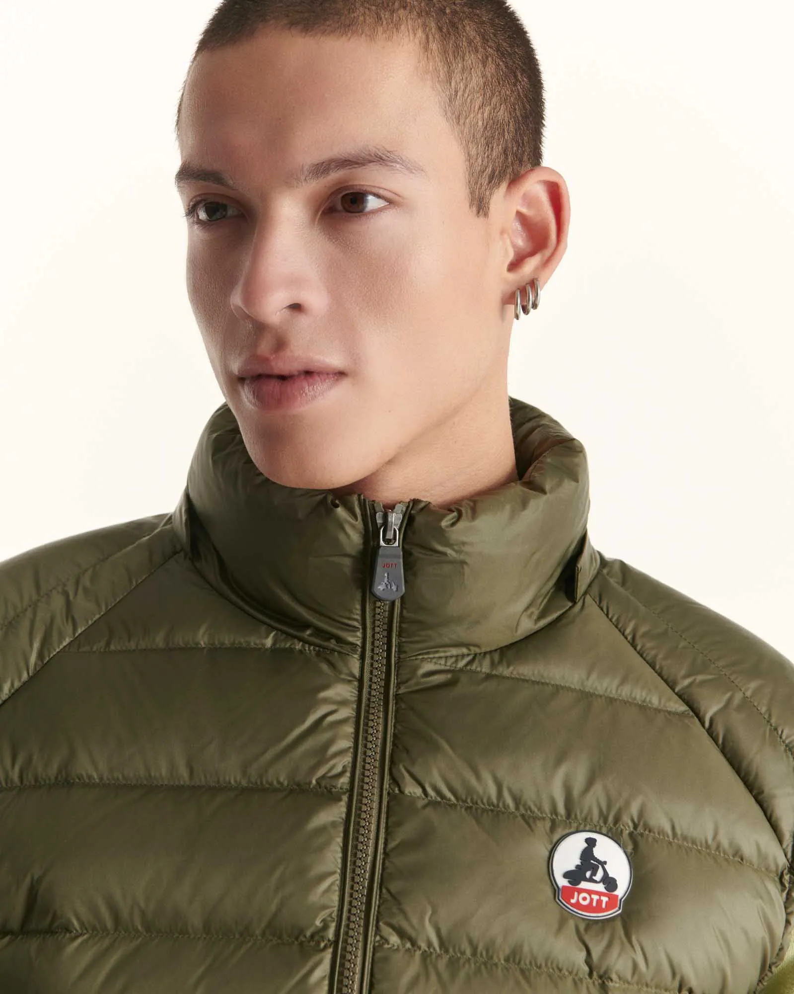 Army Sleevless down jacket Silver