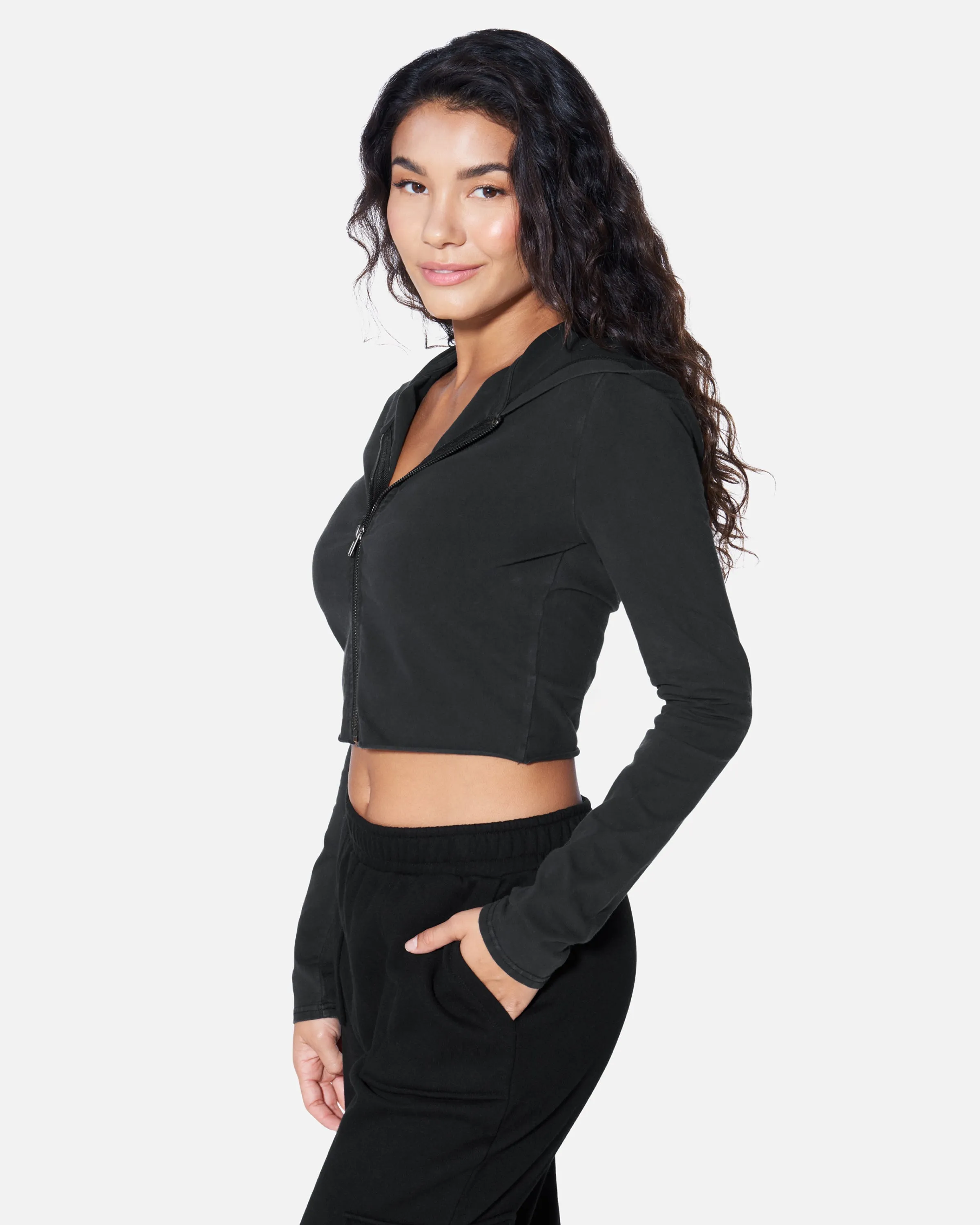 ESSENTIAL ZIP UP CROPPED HOODIE