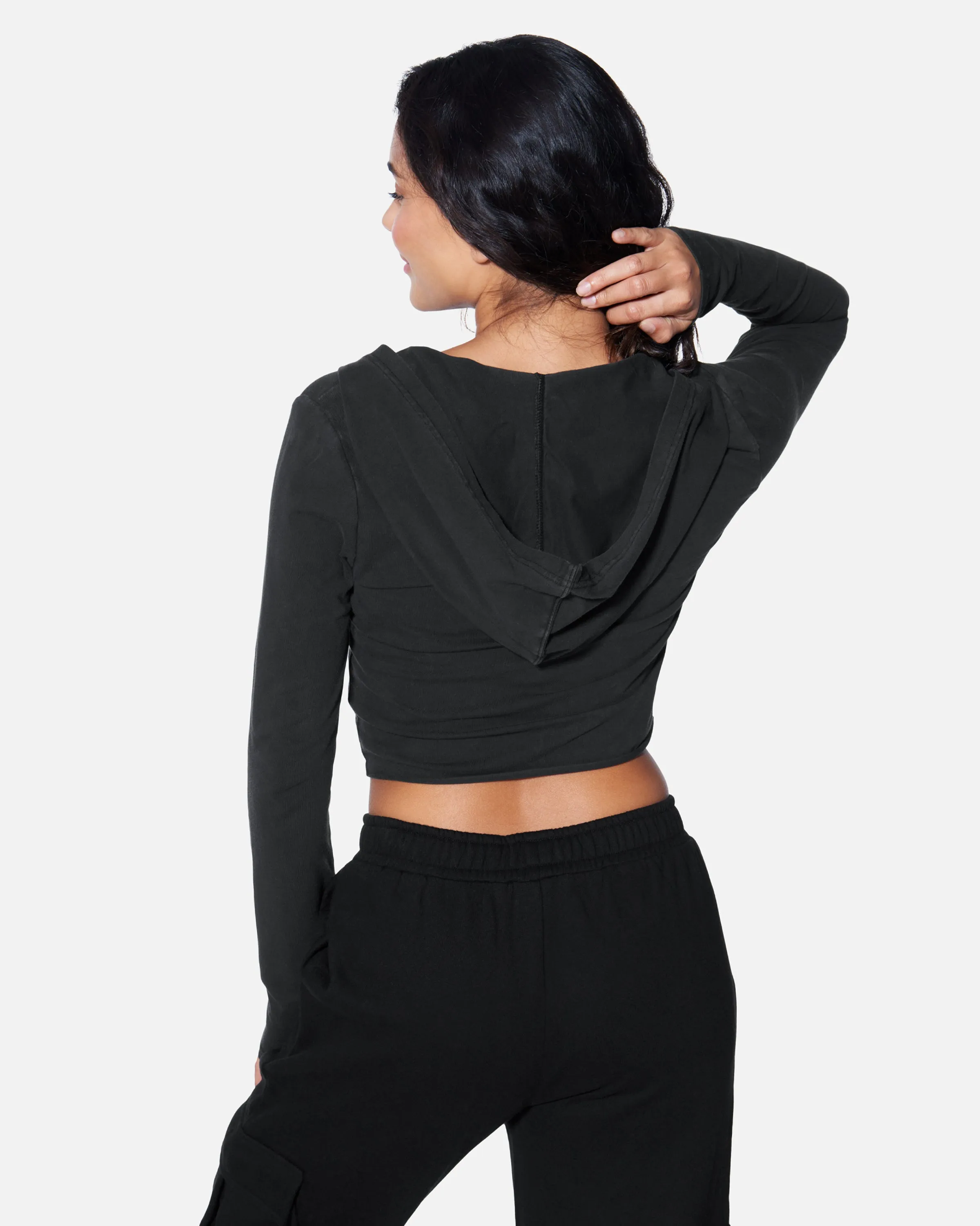 ESSENTIAL ZIP UP CROPPED HOODIE